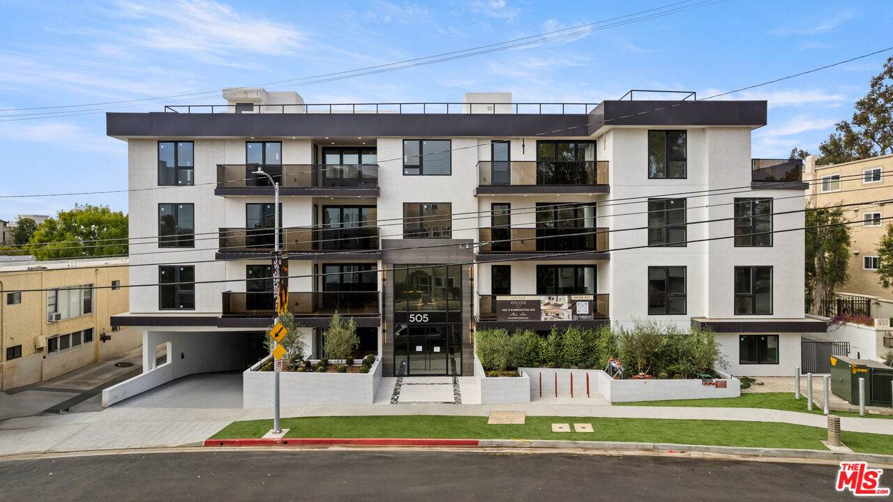 505 Barrington Ave - Photo 1