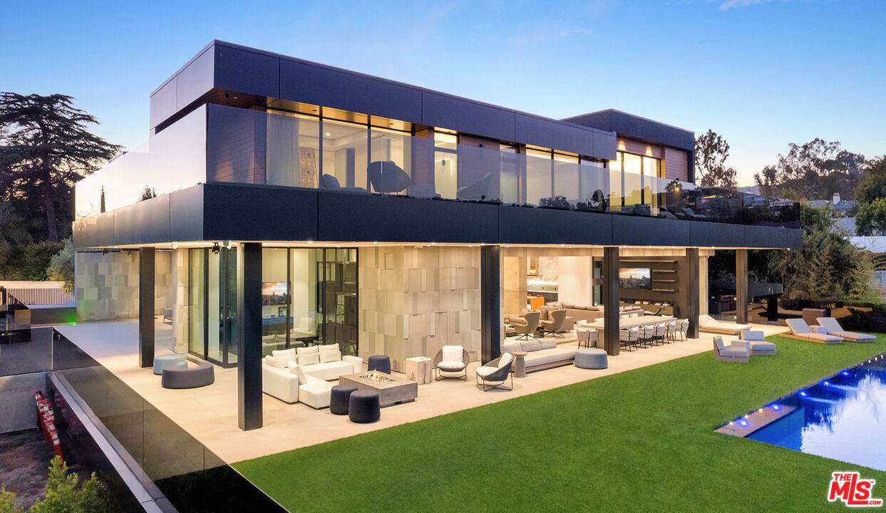 1140 Summit Dr - Photo 1