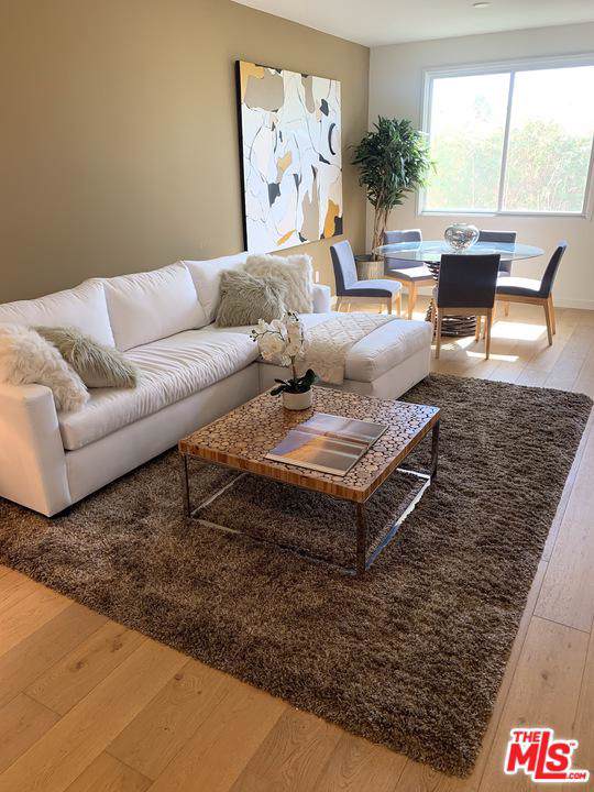 532 Elk Avenue - Photo 1