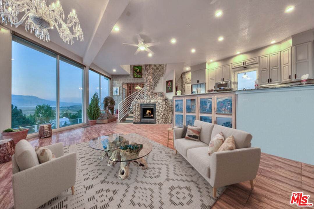 350 Aspen Ln - Photo 1