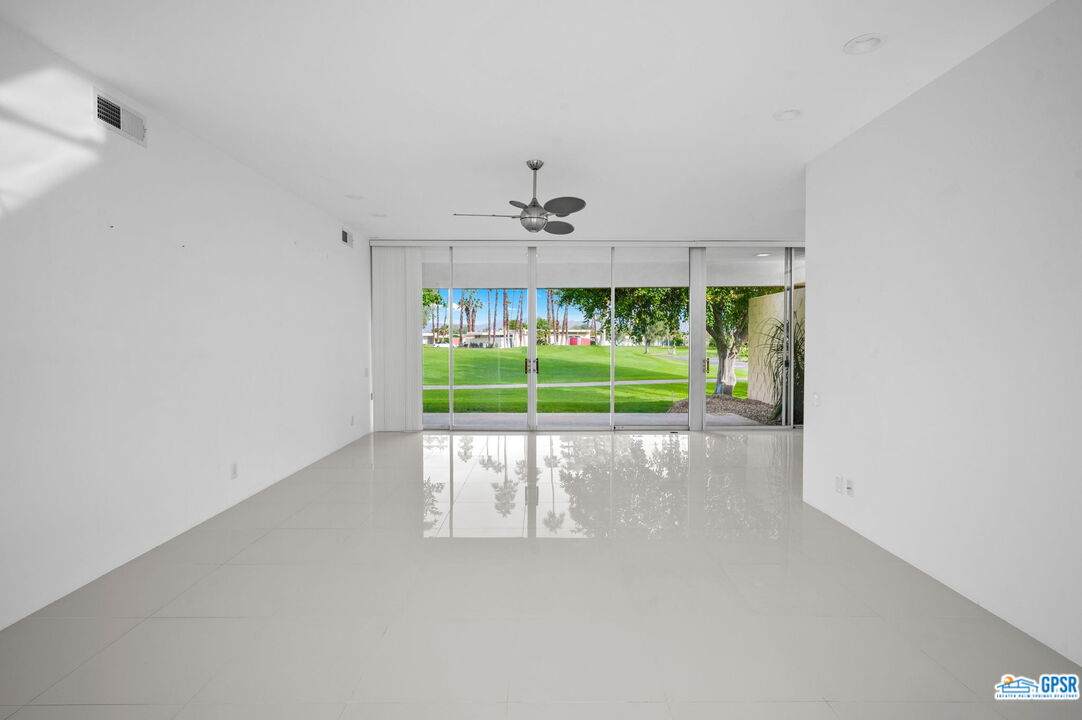 301 Westlake Ter - Photo 1