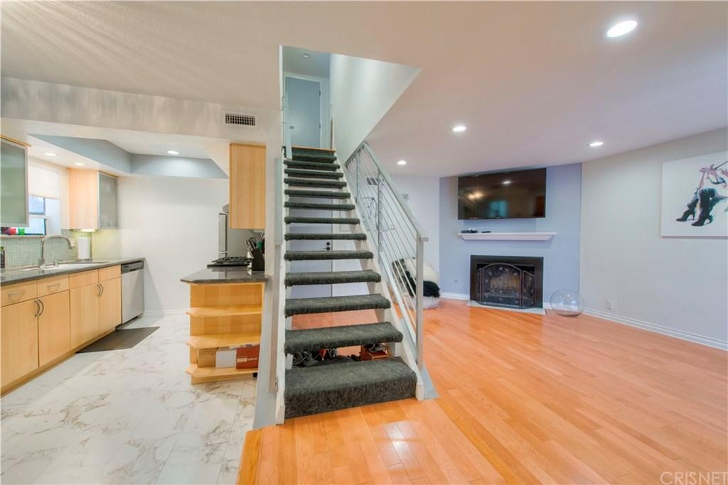 18411 Hatteras Street - Photo 1