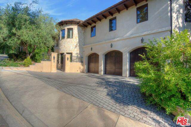 1921 Bel Air Rd - Photo 1