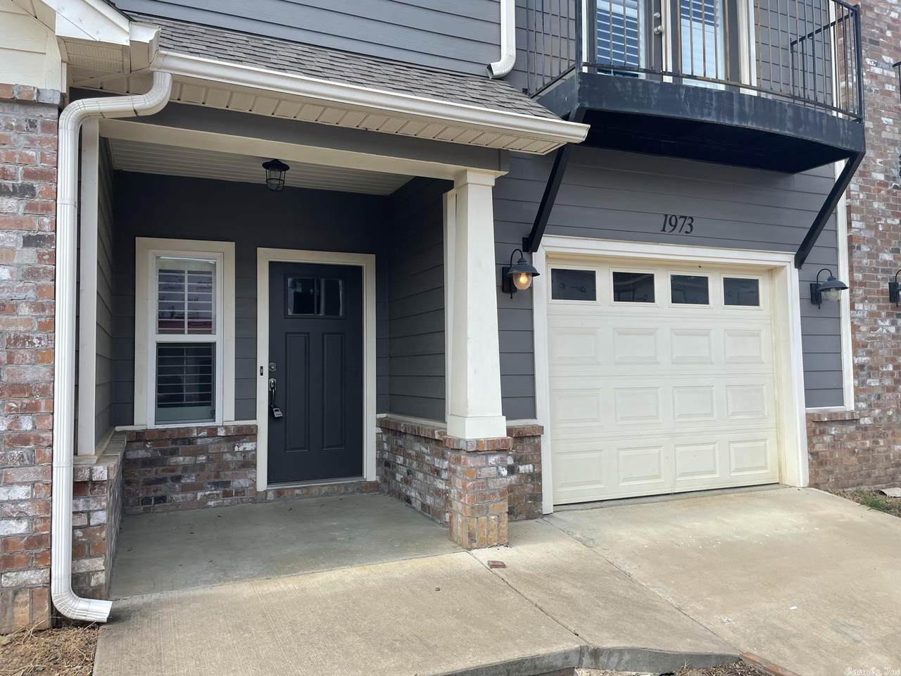 1973 Cambridge Village Dr - Photo 1