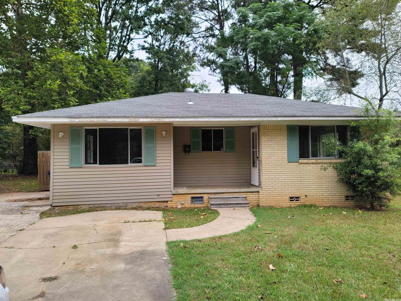 10 Kaye Ln - Photo 1