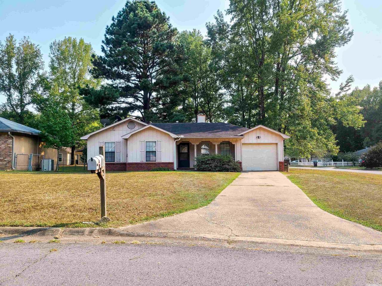 112 Bellevue Cir - Photo 1