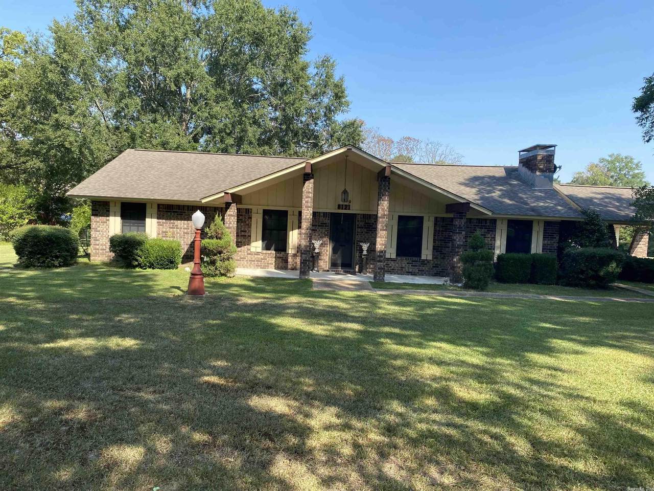 8121 Cross Rd - Photo 1