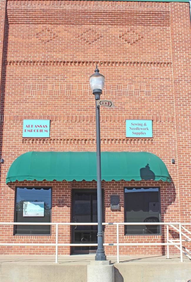 105 Main - Photo 1