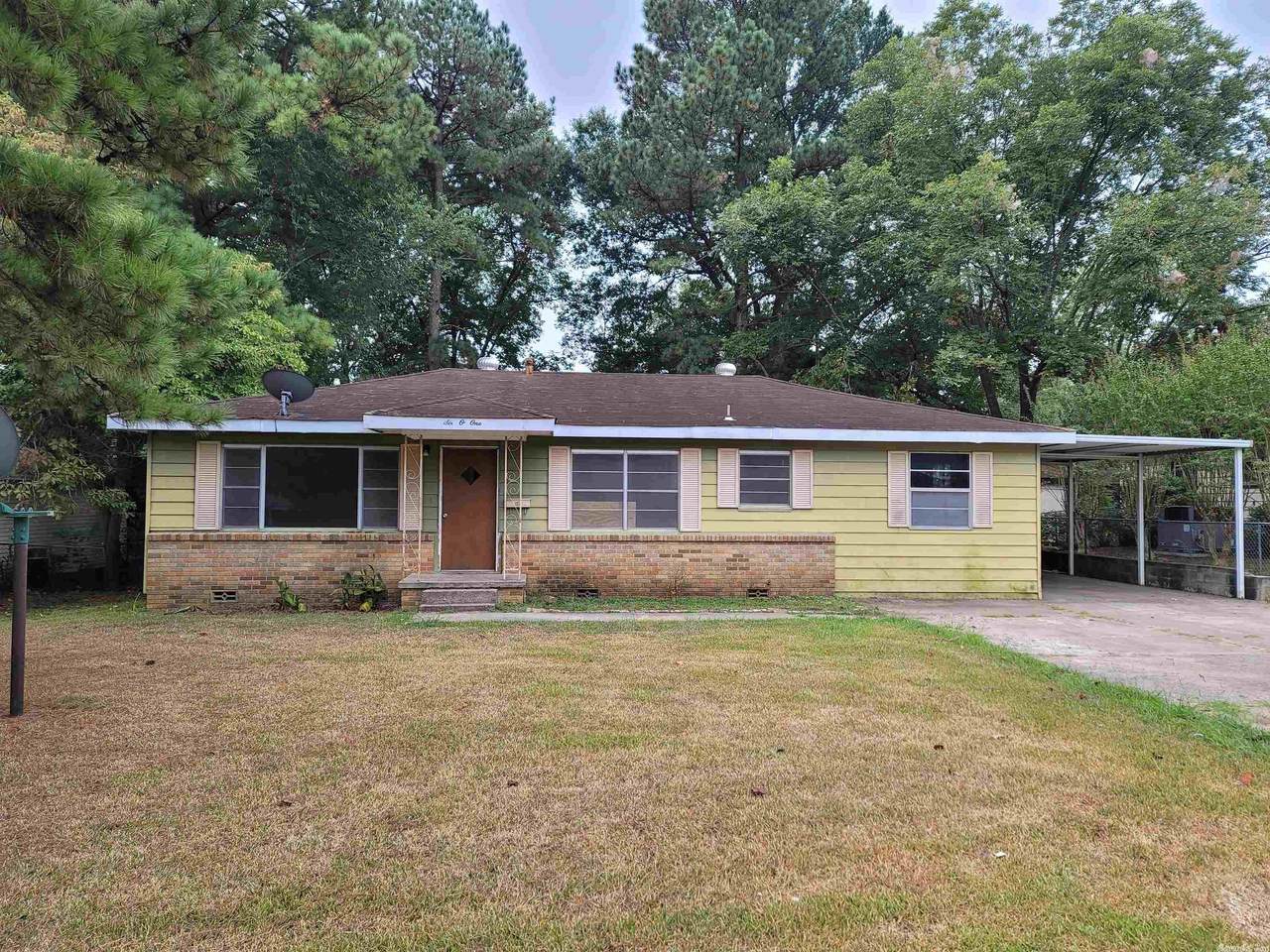 601 Harpole St - Photo 1