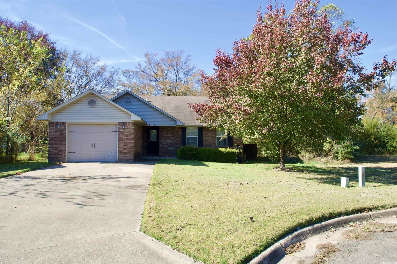 105 Northview - Photo 1
