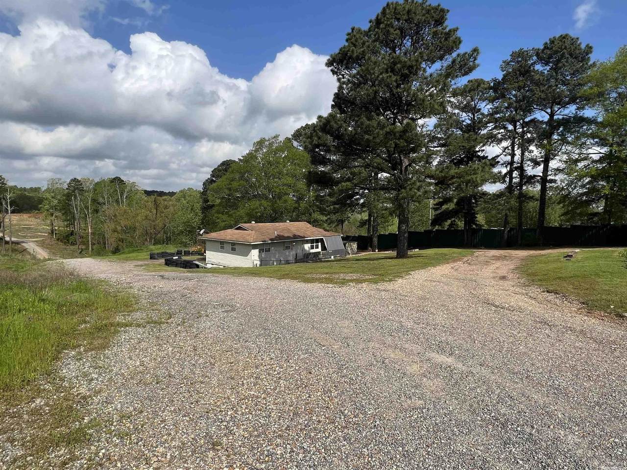 13600 Arch - Photo 1