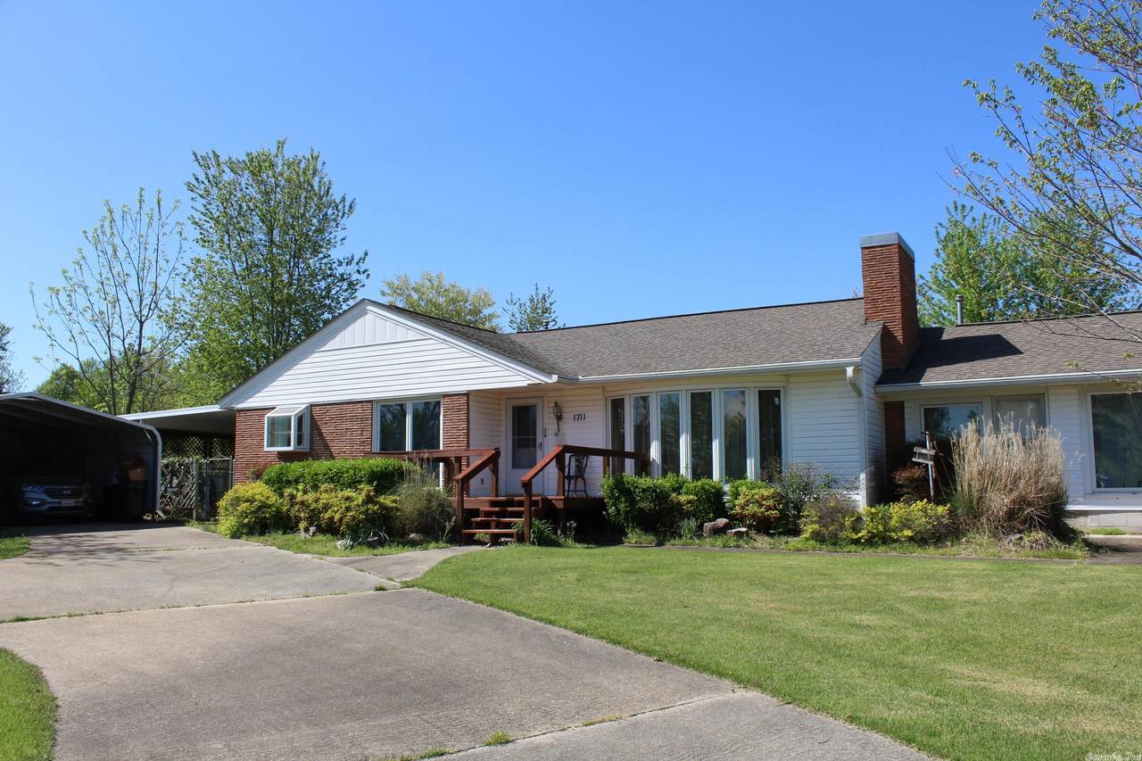 1711 Church - Photo 1