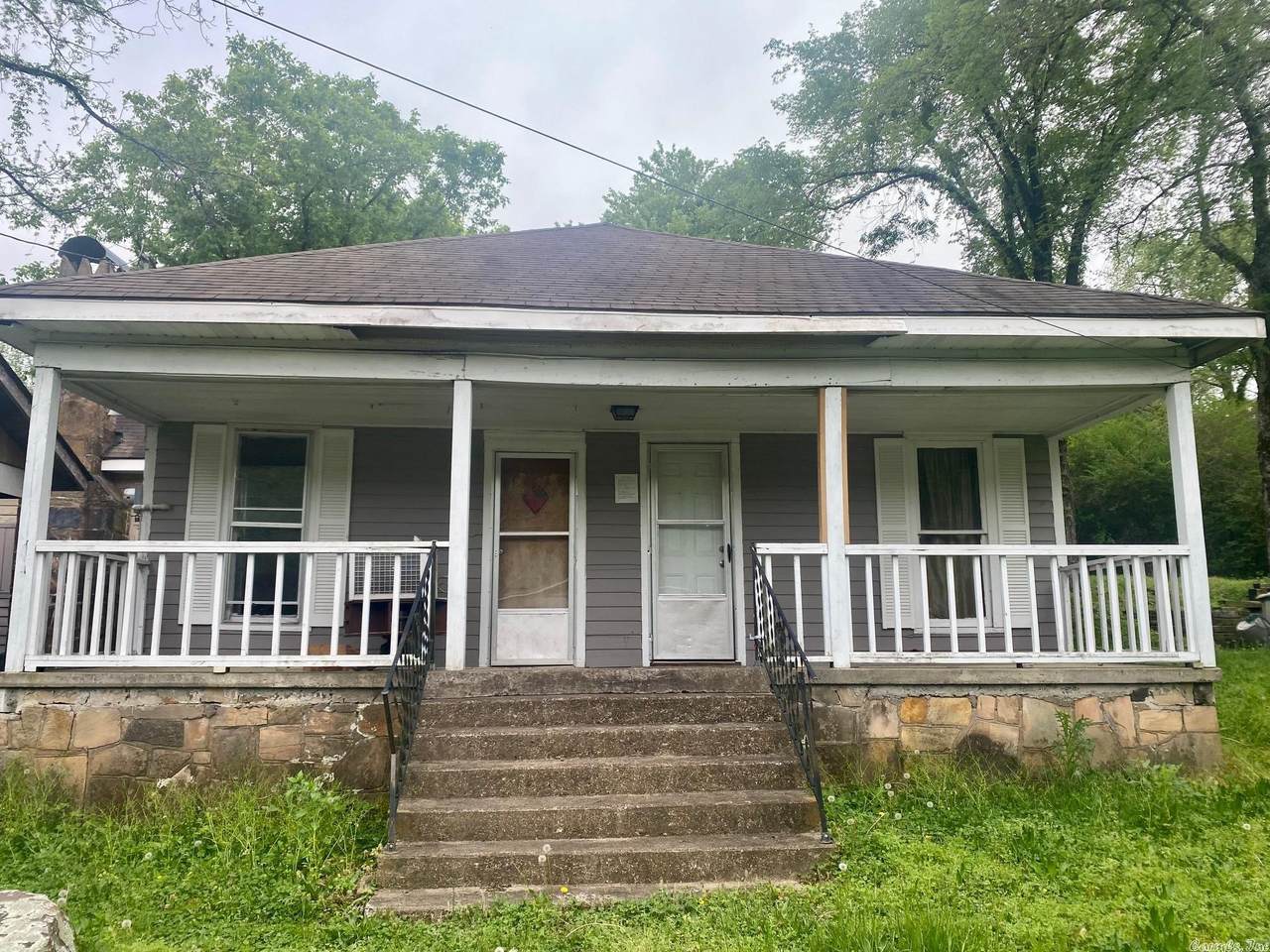 114 Pine St - Photo 1