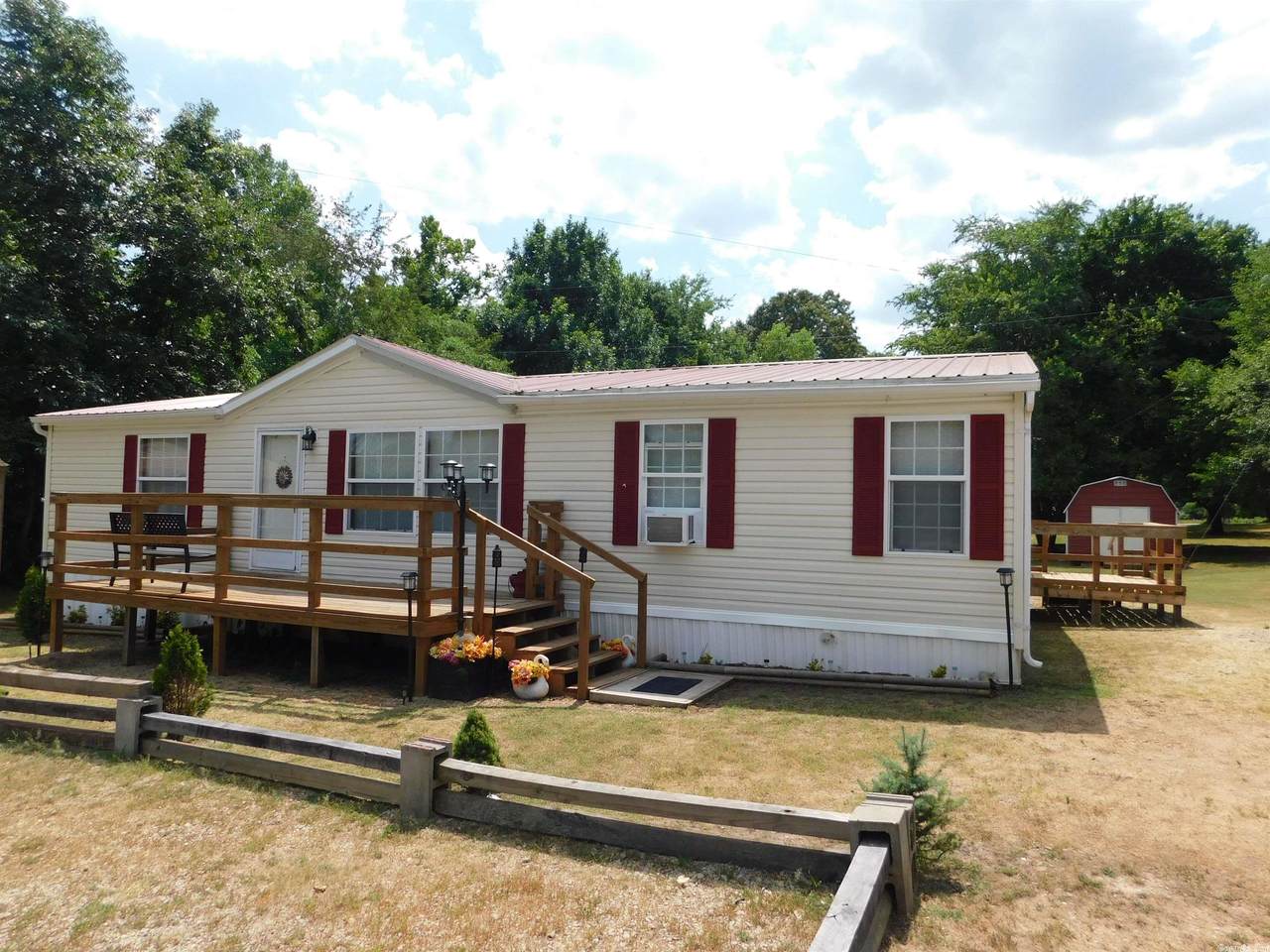 109 Clements - Photo 1