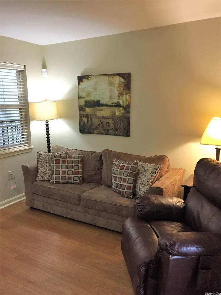 121 Jackson - Photo 1