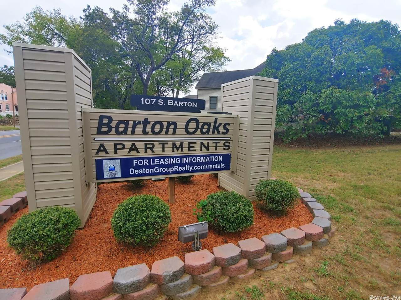 109 Barton - Photo 1