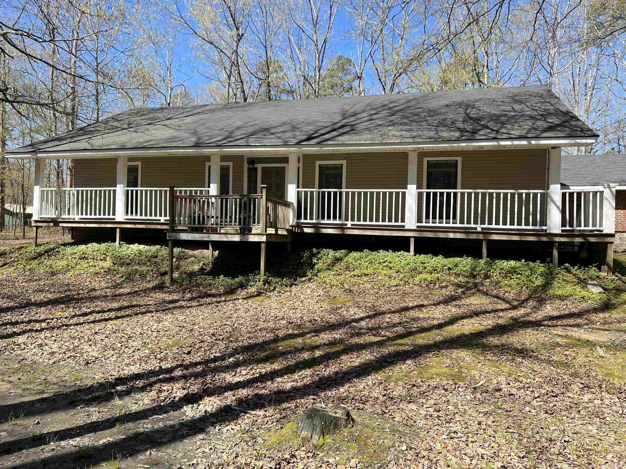2904 Pine Ridge Drive - Photo 1