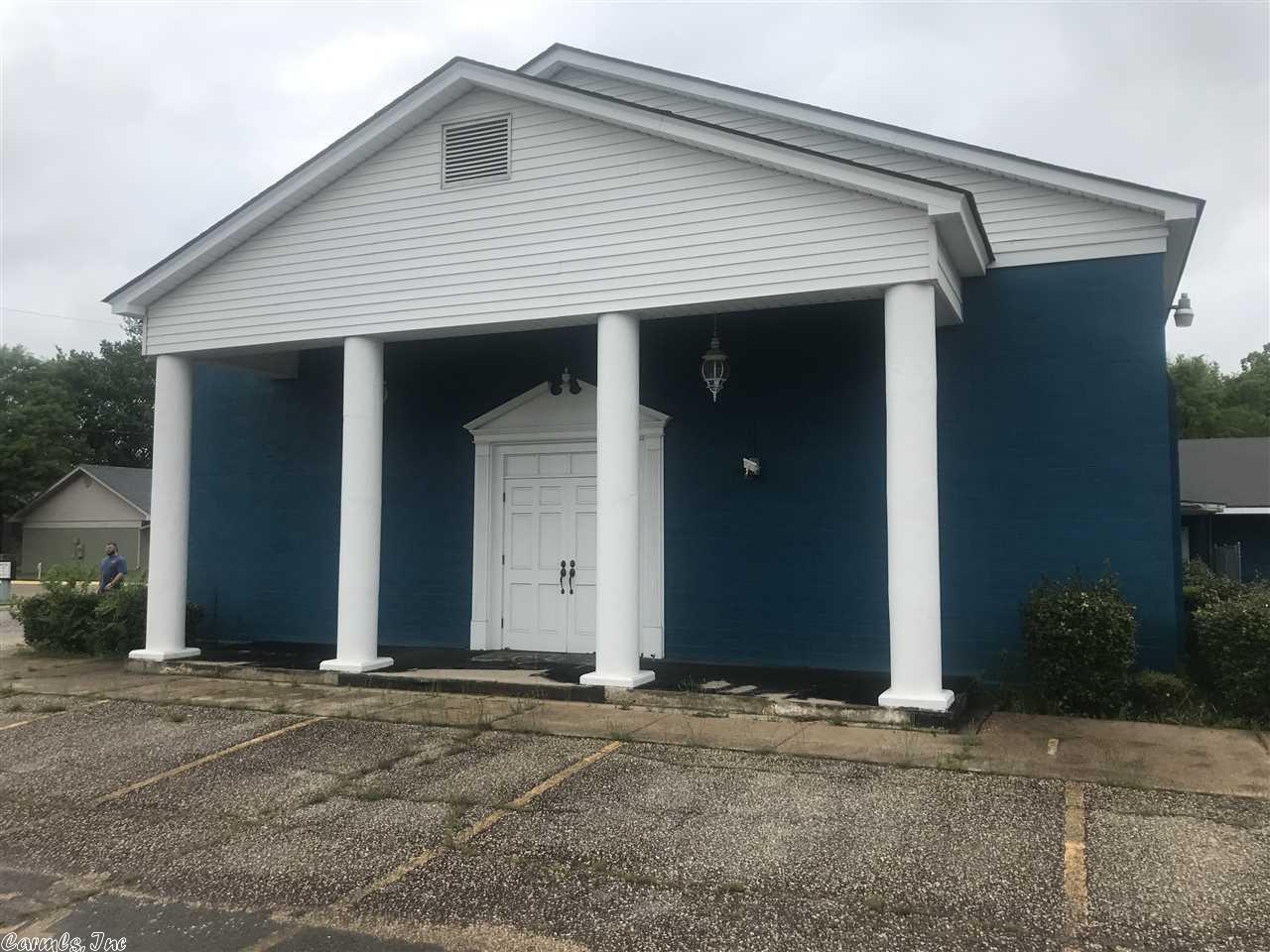 2410 Pine Street - Photo 1