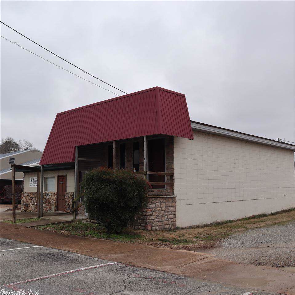 106 Locust - Photo 1
