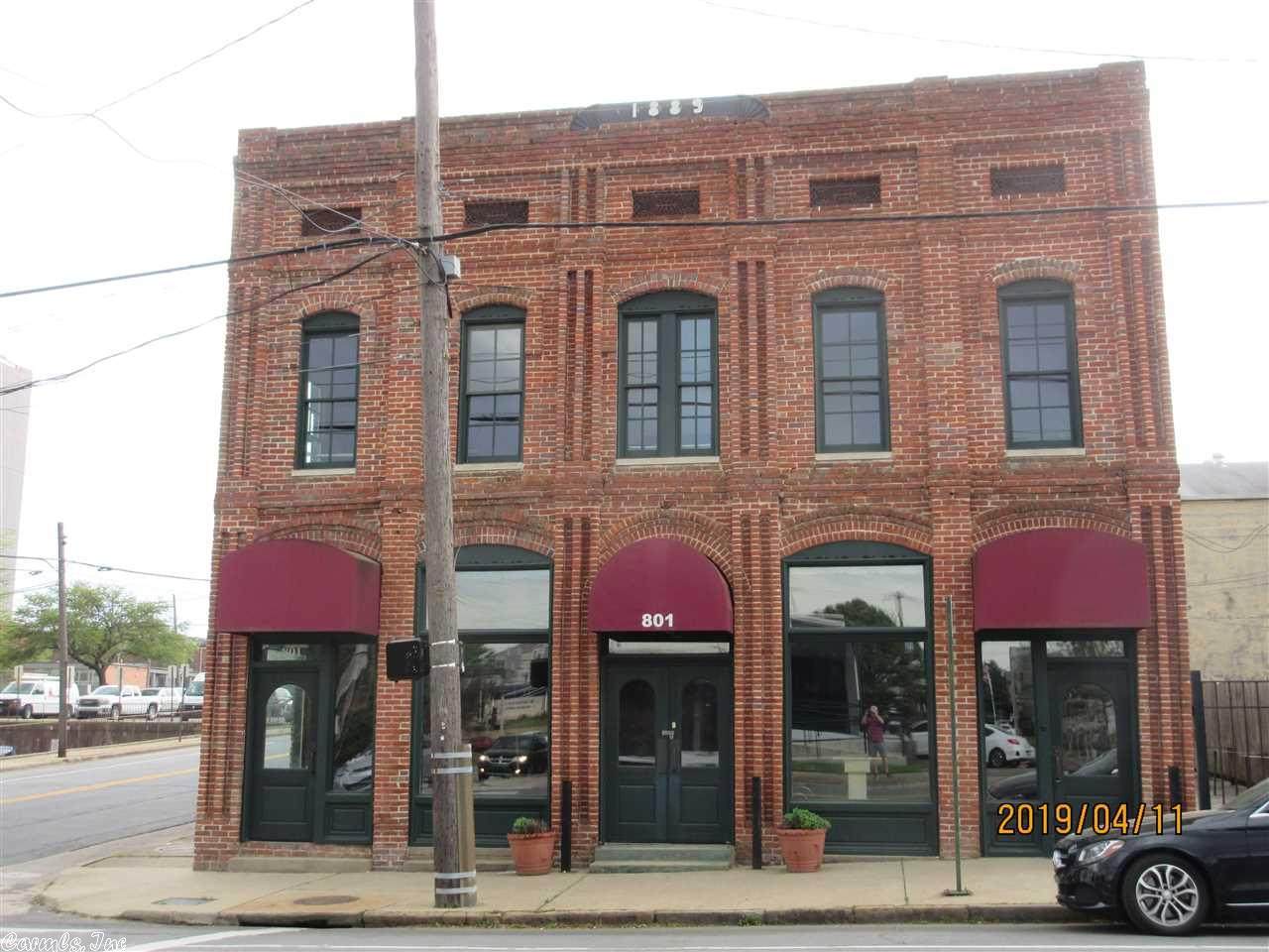 801 Markham - Photo 1