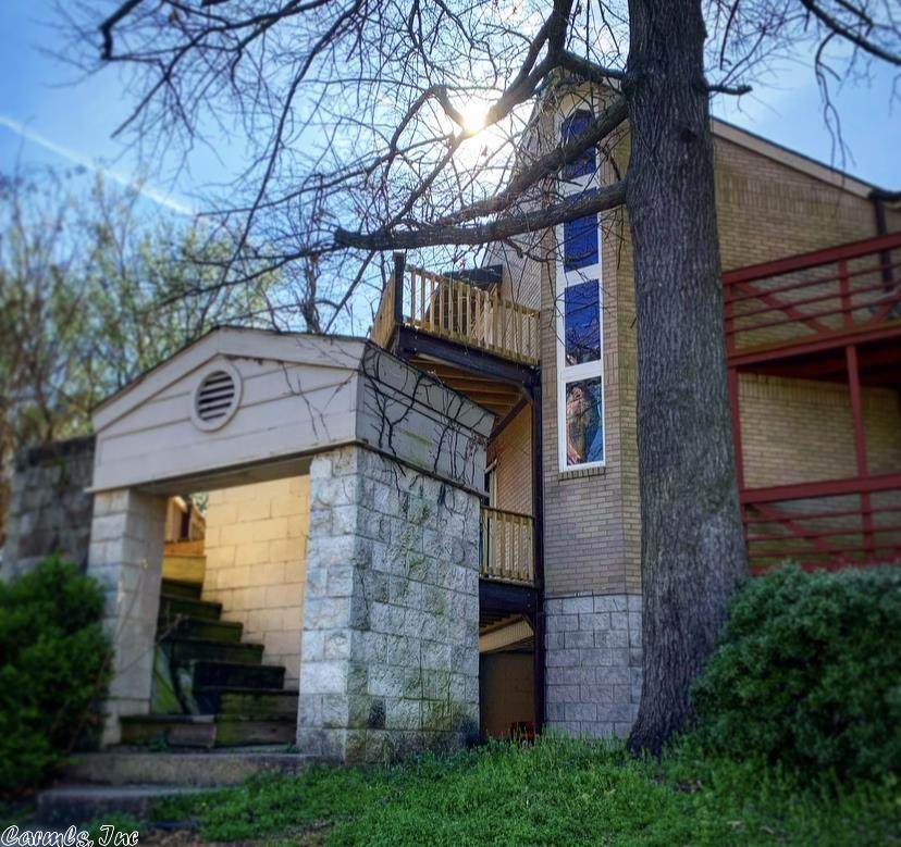 501 Vine - Photo 1
