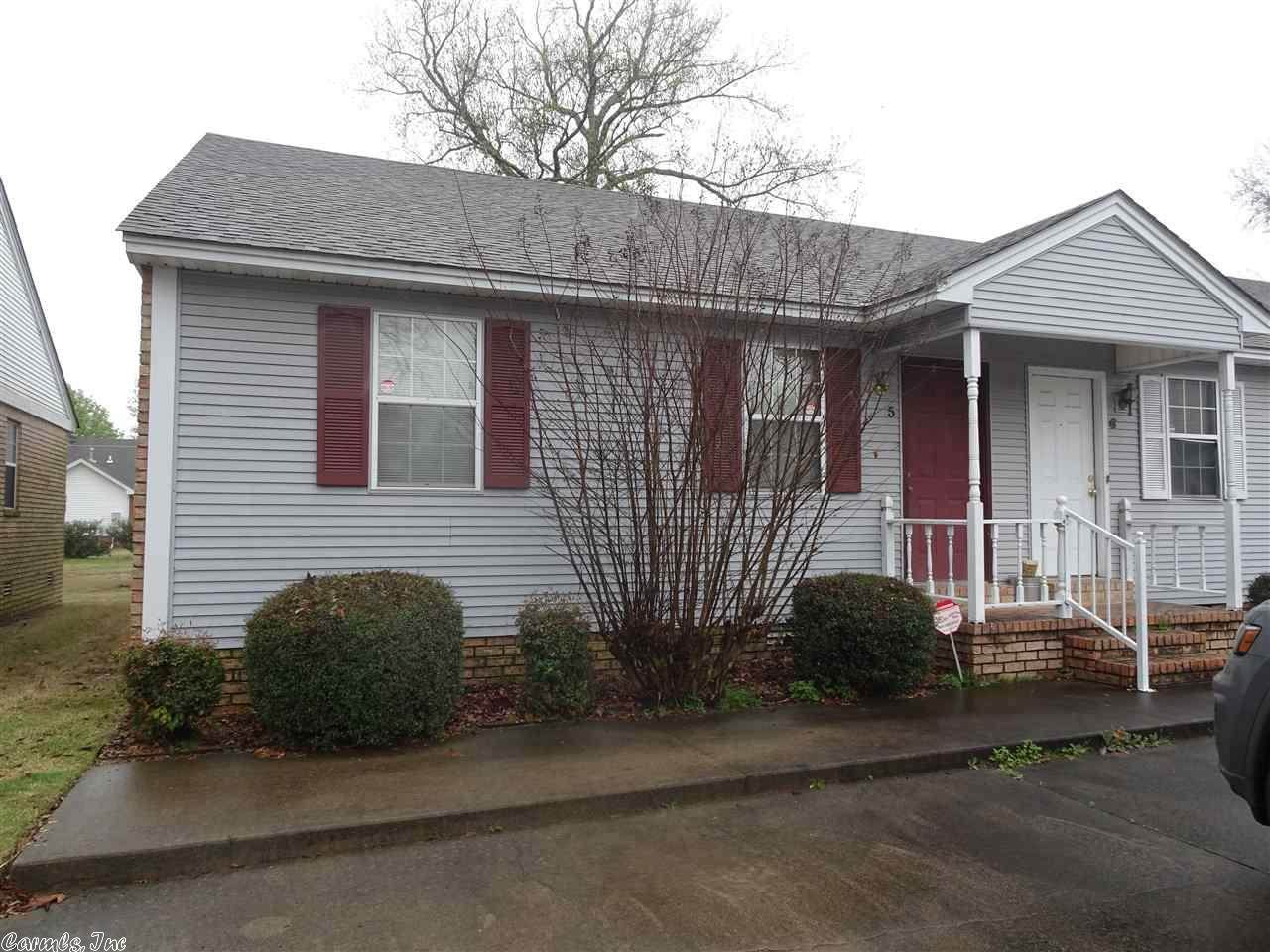 2910 Moore #5 - Photo 1