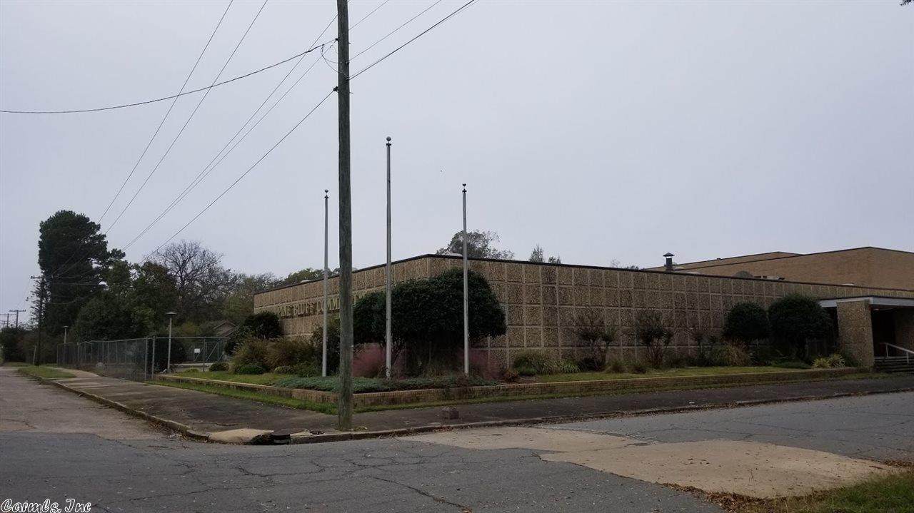 300 Beech St - Photo 1