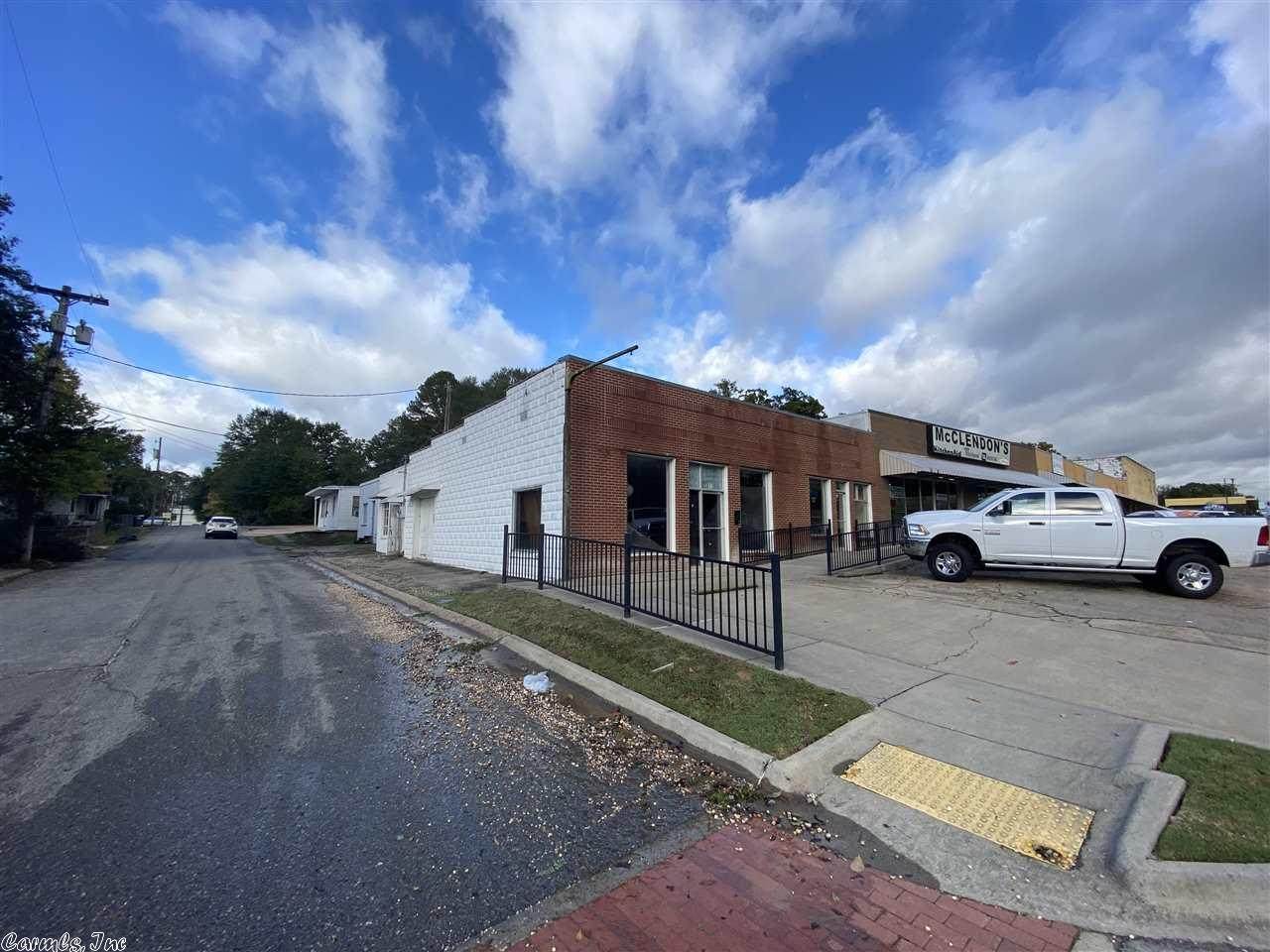 813 South - Photo 1