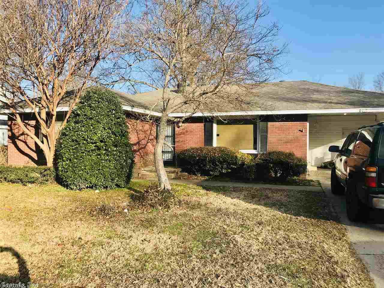 1020 Rollison - Photo 1
