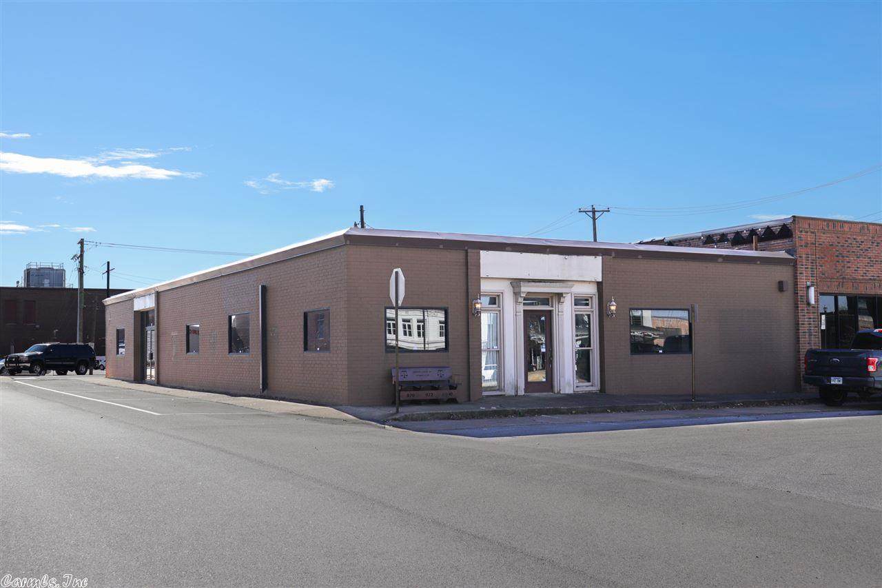 113 Jackson - Photo 1
