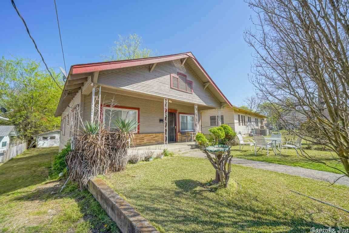 511 Oakcliff - Photo 1