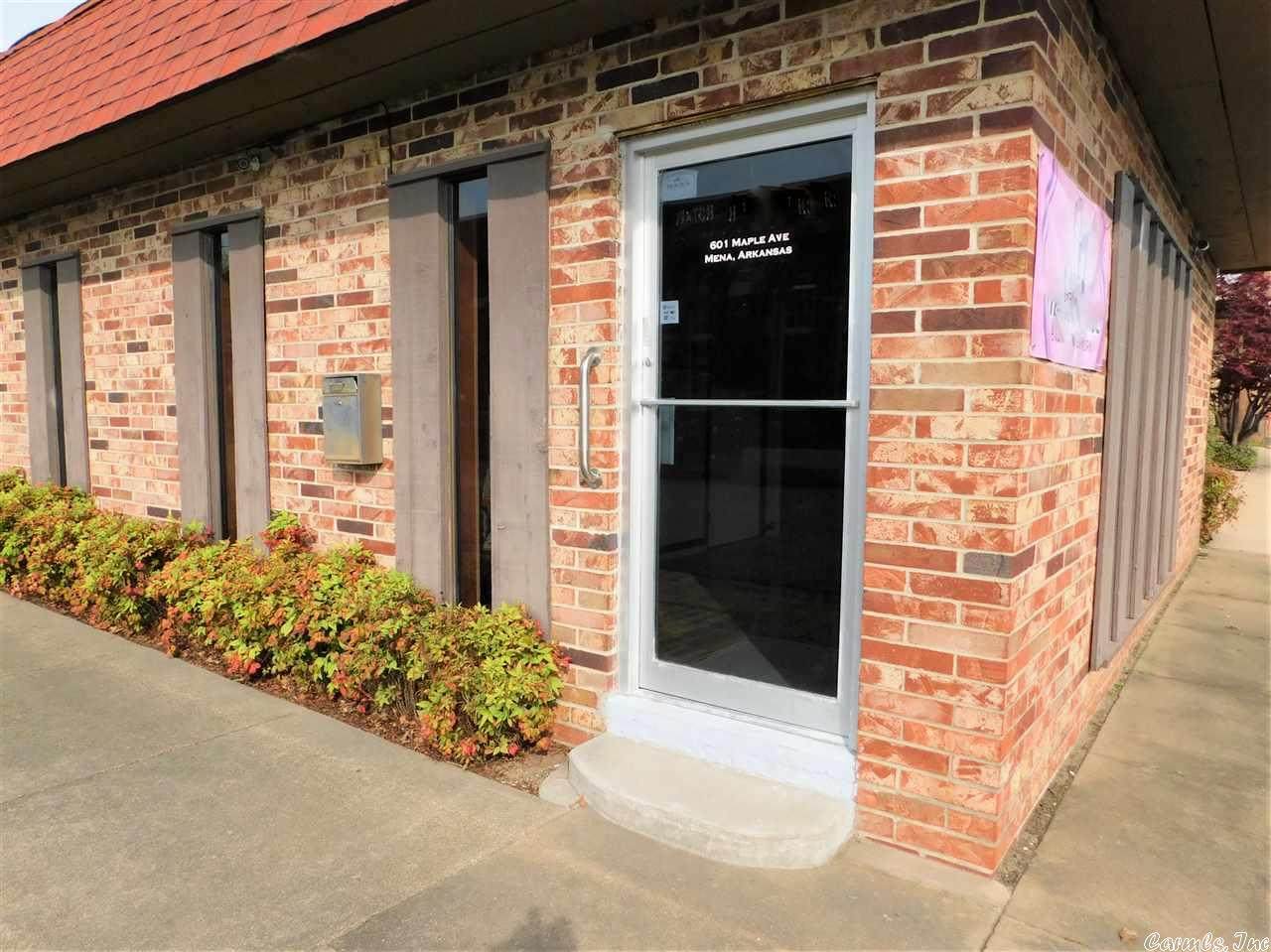 601 Maple Ave - Photo 1