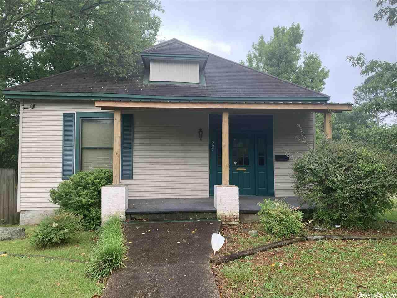 227 Hobson - Photo 1