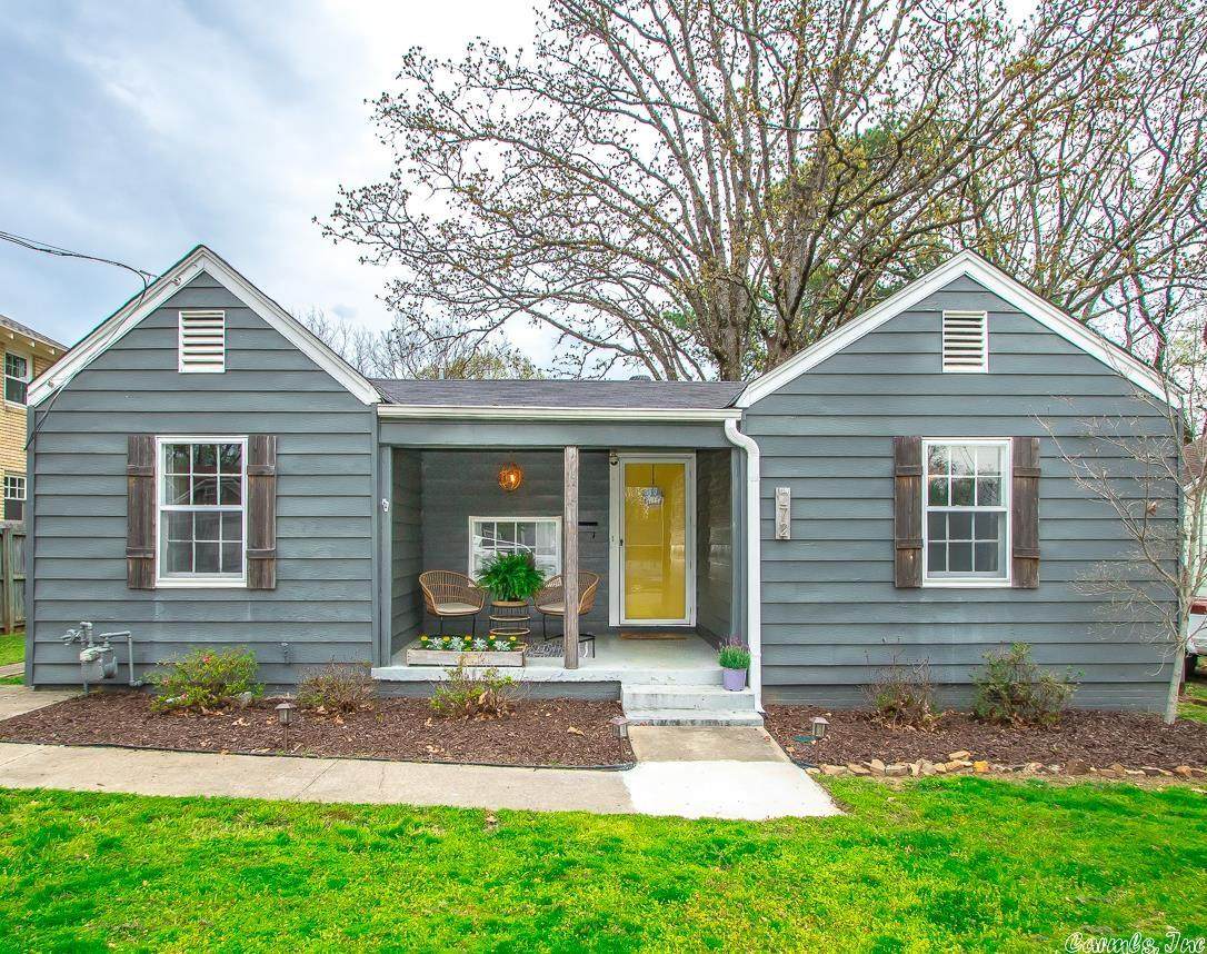 272 Plainview - Photo 1