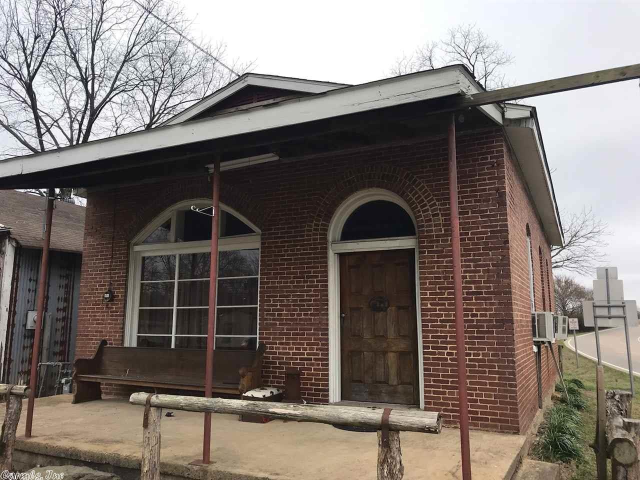 100 Main St - Photo 1