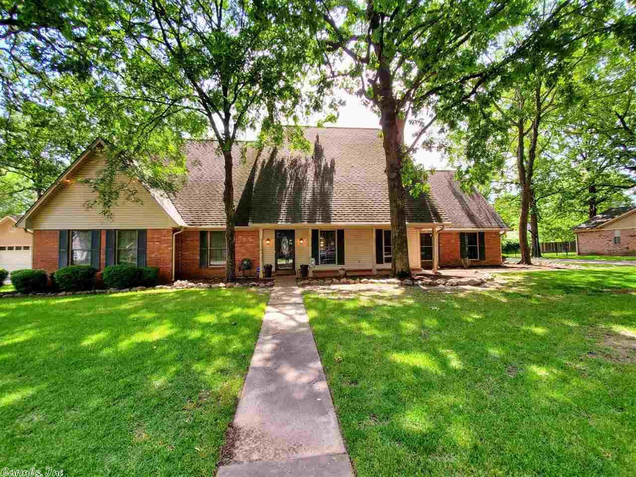 4 Shady Valley Dr - Photo 1