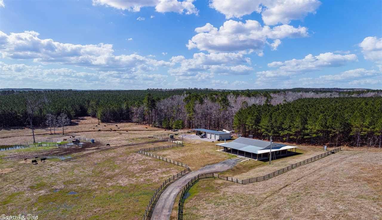 2945 Country Club Rd - Photo 1