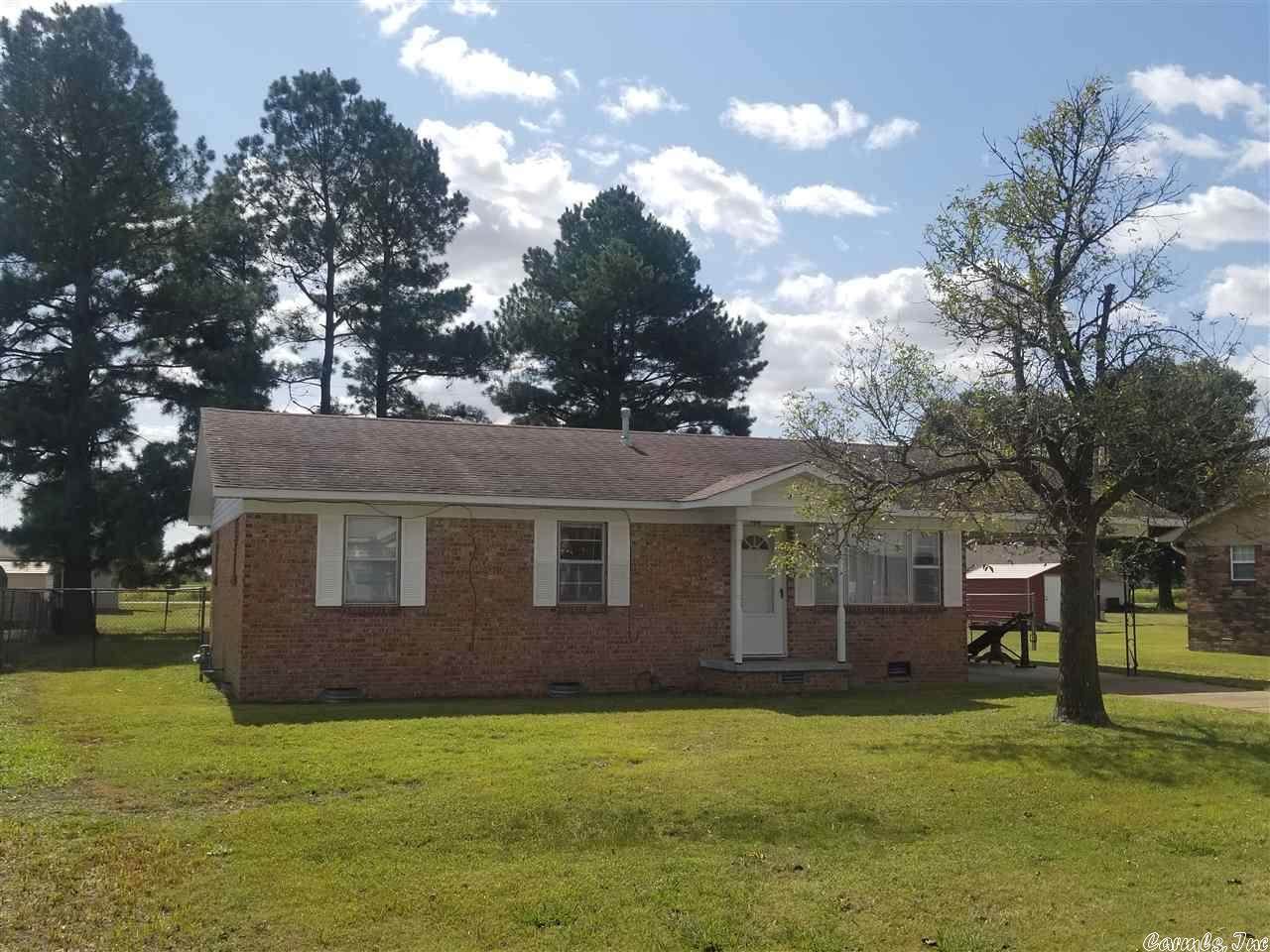706 Kelly - Photo 1