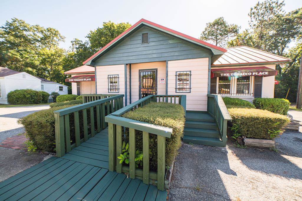 3018 University Avenue - Photo 1