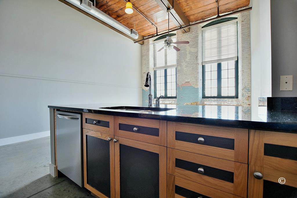 1201 Front Avenue - Photo 1