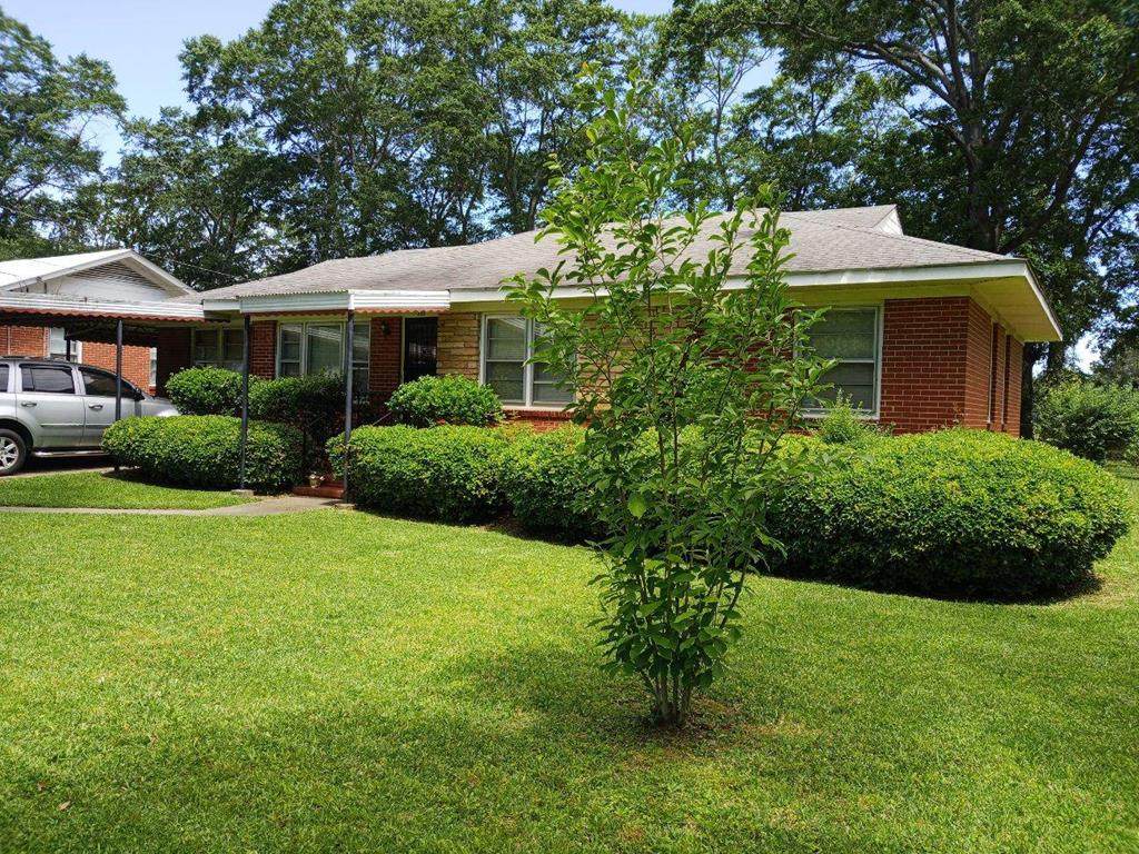2721 Hawthorne Drive - Photo 1