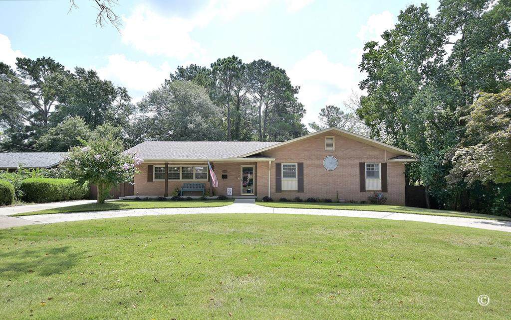 2834 College Drive - Photo 1
