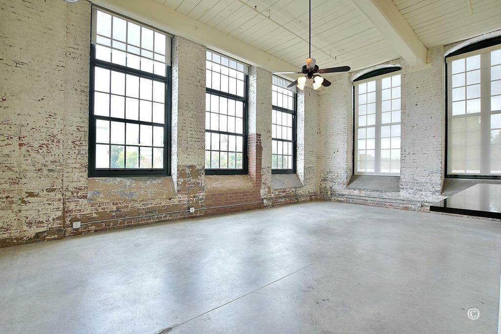 1201 Front Avenue - Photo 1