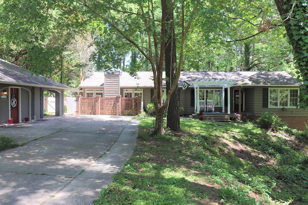 736 Cherokee Road - Photo 1