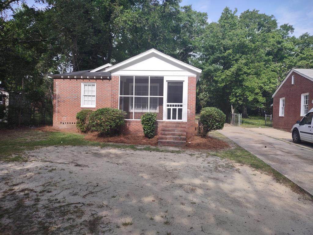 1077 Benner Avenue - Photo 1