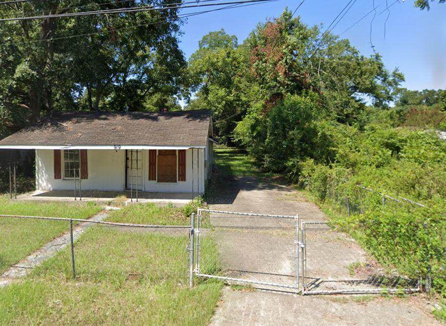 919 Winston Road - Photo 1