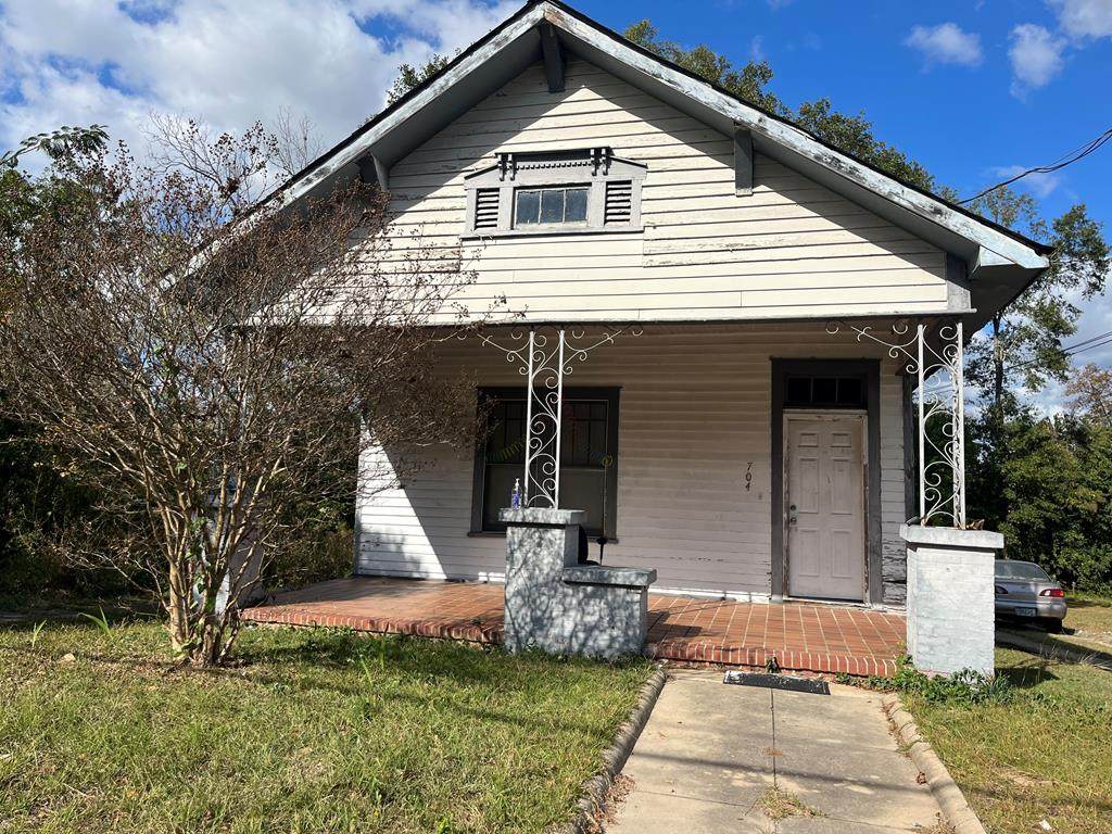 704 Dillingham Street - Photo 1