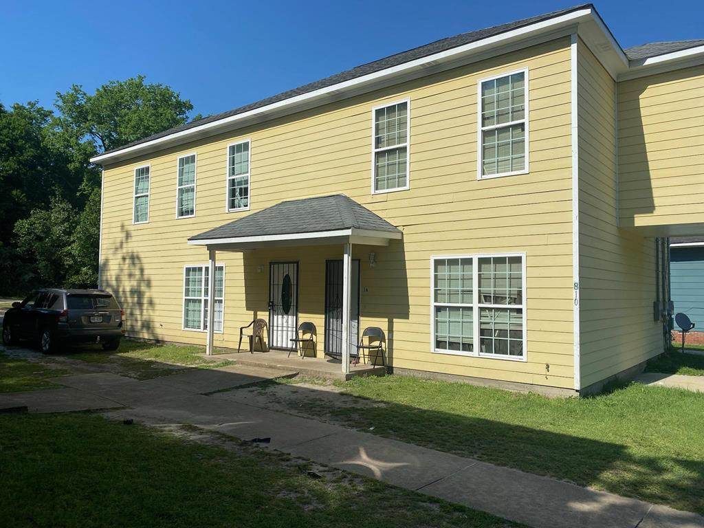 810 20TH STREET - Photo 1