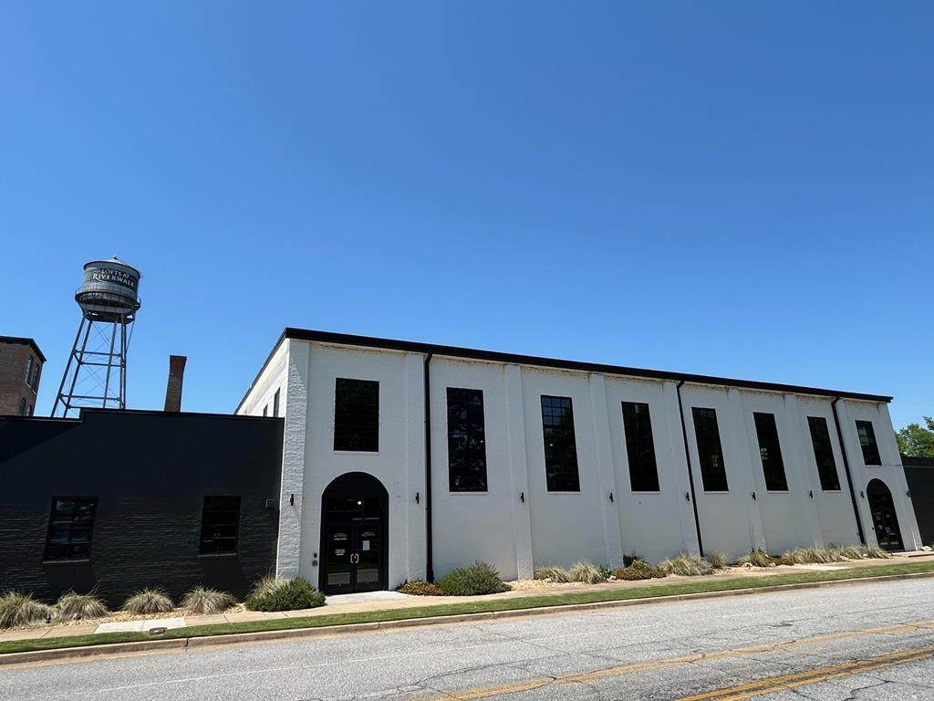 3201 1ST AVENUE - Photo 1