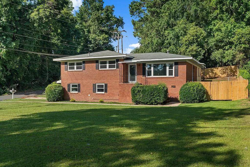 803 Litchfield Road - Photo 1